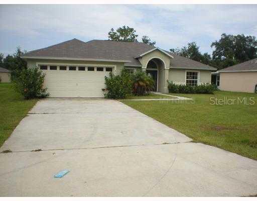 423 Lark Ct., Kissimmee, FL 34759