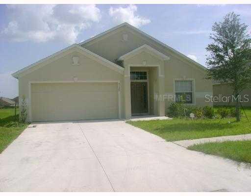 4138 Waltham Forest Dr., Tavares, FL 32778