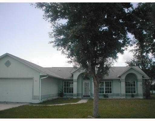 941 Louvre Ct., Kissimmee, FL 34759