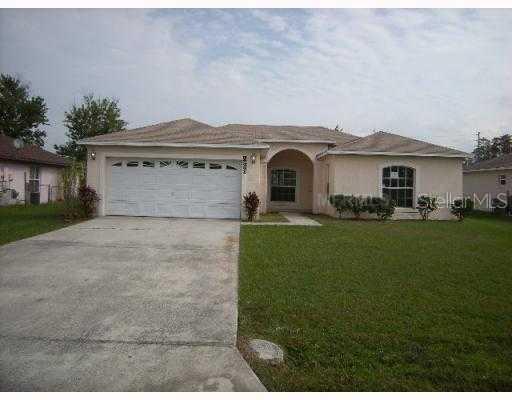 688 Reindeer Dr., Kissimmee, FL 34759