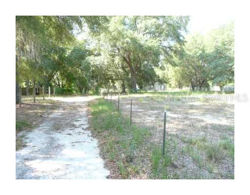 522 Youth Camp Rd., Groveland, FL 34736