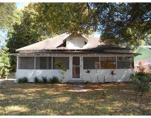 610 N New Hampshire Ave., Tavares, FL 32778