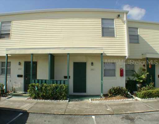 1832 Amberly Ave. #T-4, Orlando, FL 32822