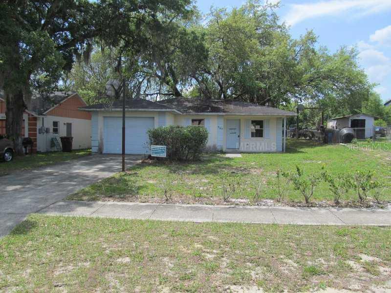 307 E Pine St., Davenport, FL 33837