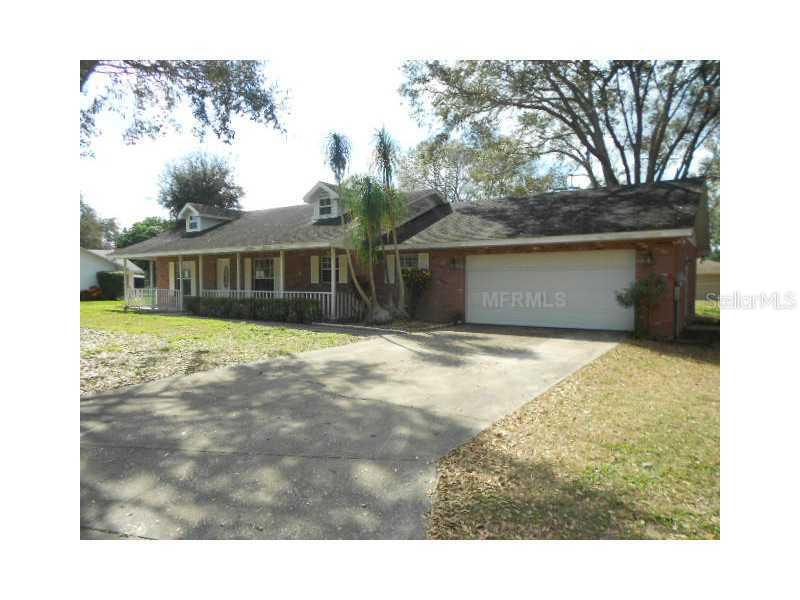 1208 Burlington Ct., Auburndale, FL 33823