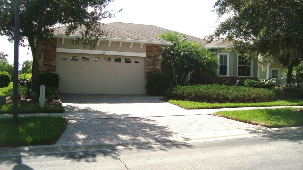 325 Falling Water Dr., Kissimmee, FL 34759