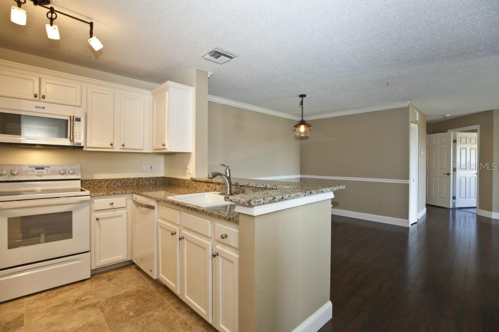 1939 Summer Club Dr. #305, Oviedo, FL 32765