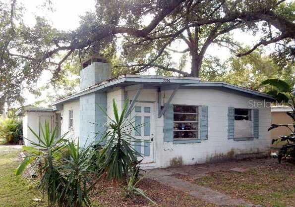 2202 Drake Dr., Orlando, FL 32810