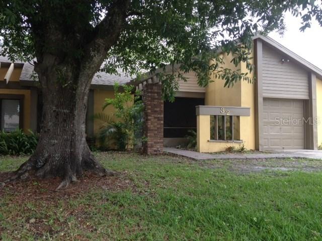 32 Trophy Ln., Kissimmee, FL 34759