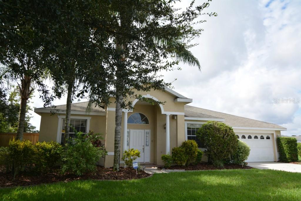 355 Hills Bay Dr., Davenport, FL 33896