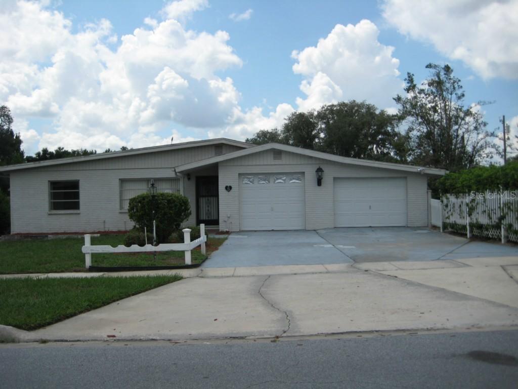 5 E Palm St., Davenport, FL 33837