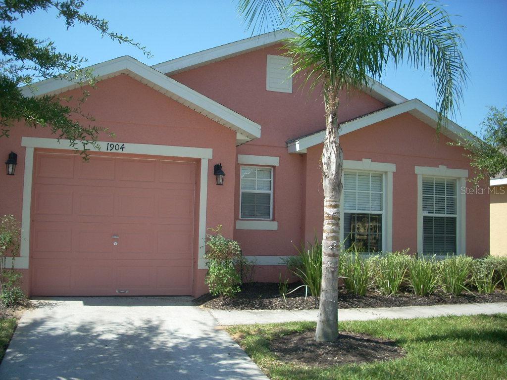 1904 Royal Ridge Dr, Davenport, FL 33896
