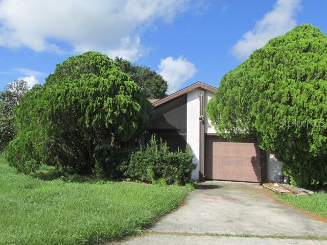 37 Trophy Ln., Kissimmee, FL 34759