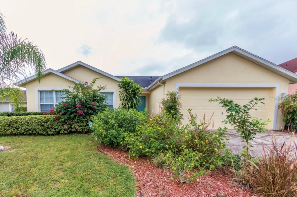 917 Berwick Dr., Davenport, FL 33897