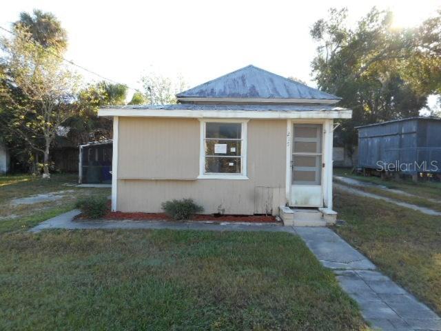 215 N Beaumont Ave., Kissimmee, FL 34741