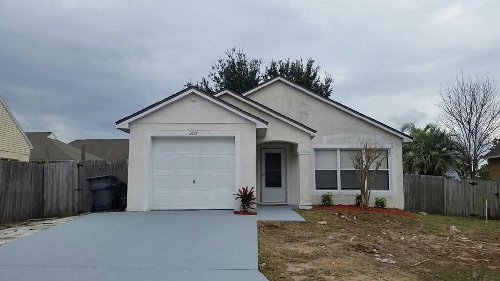 3644 Wimbledon Ln., Davenport, FL 33837