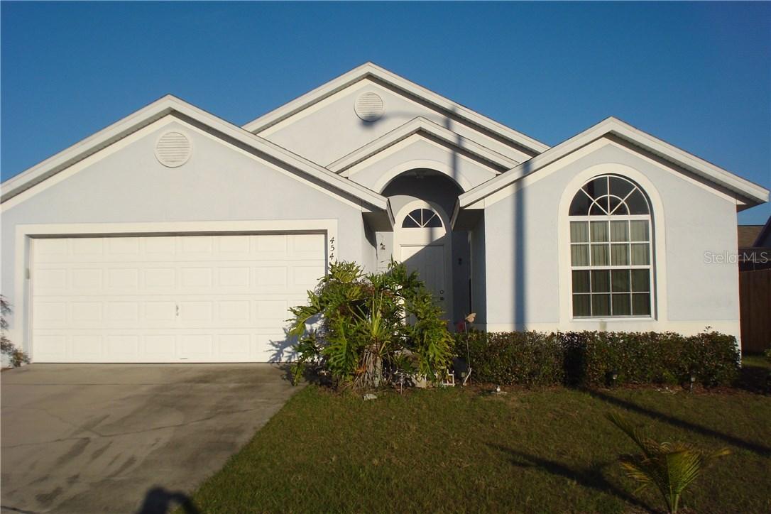 454 Woodlark Dr., Davenport, FL 33897