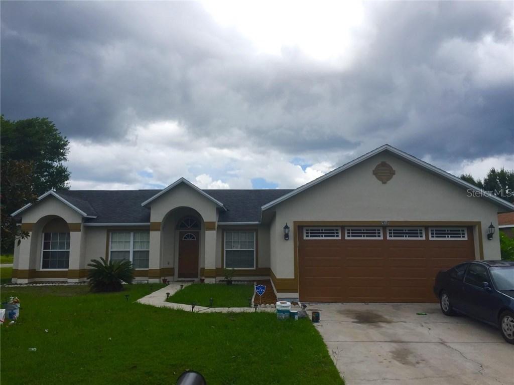 901 Louvre Ct., Kissimmee, FL 34759