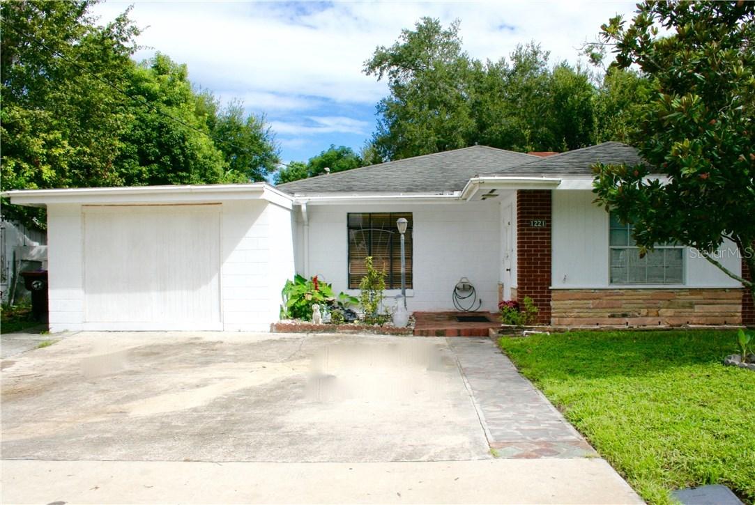 1221 Emmett St., Kissimmee, FL 34741