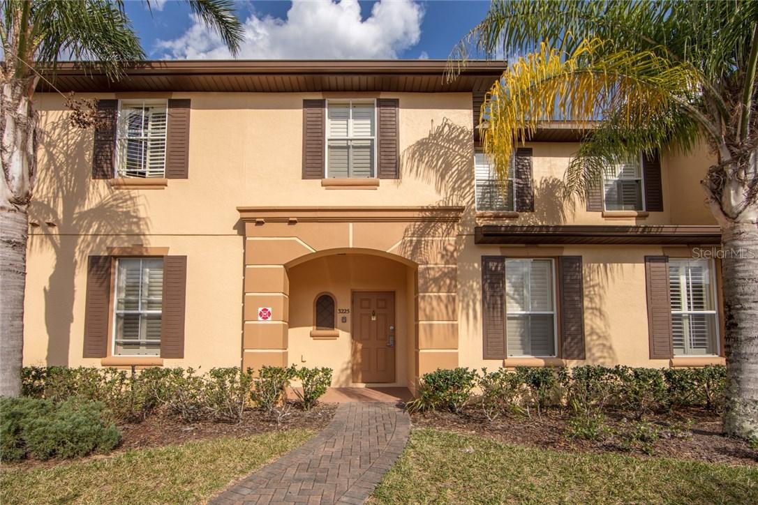 3225 Calabria Ave., Davenport, FL 33897