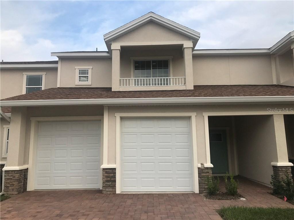 985 Lakefront Village Dr., Clermont, FL 34711