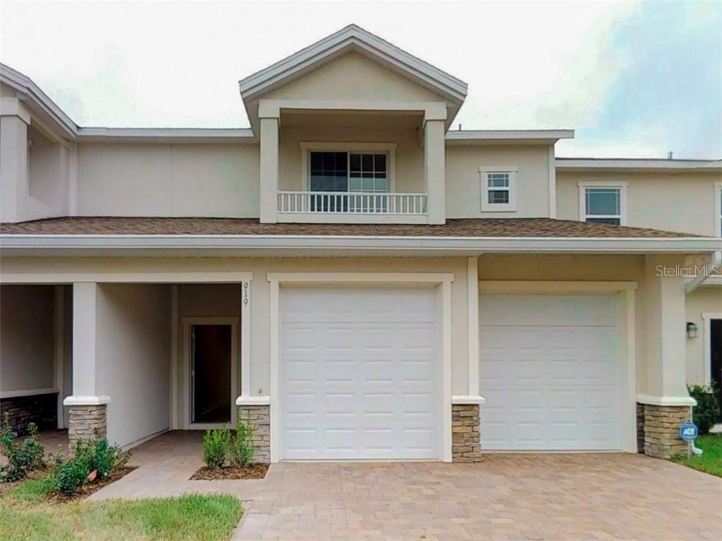 991 Lakefront Village Dr., Clermont, FL 34711