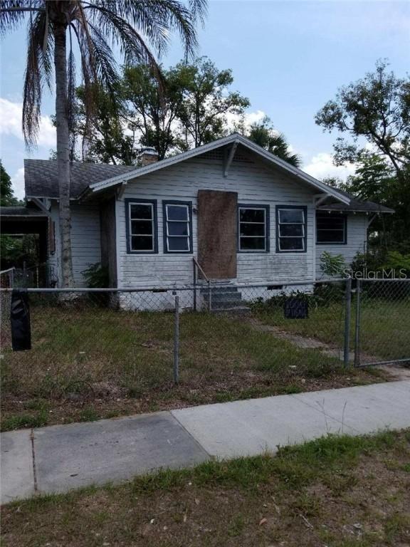 5 E Pine St., Davenport, FL 33837