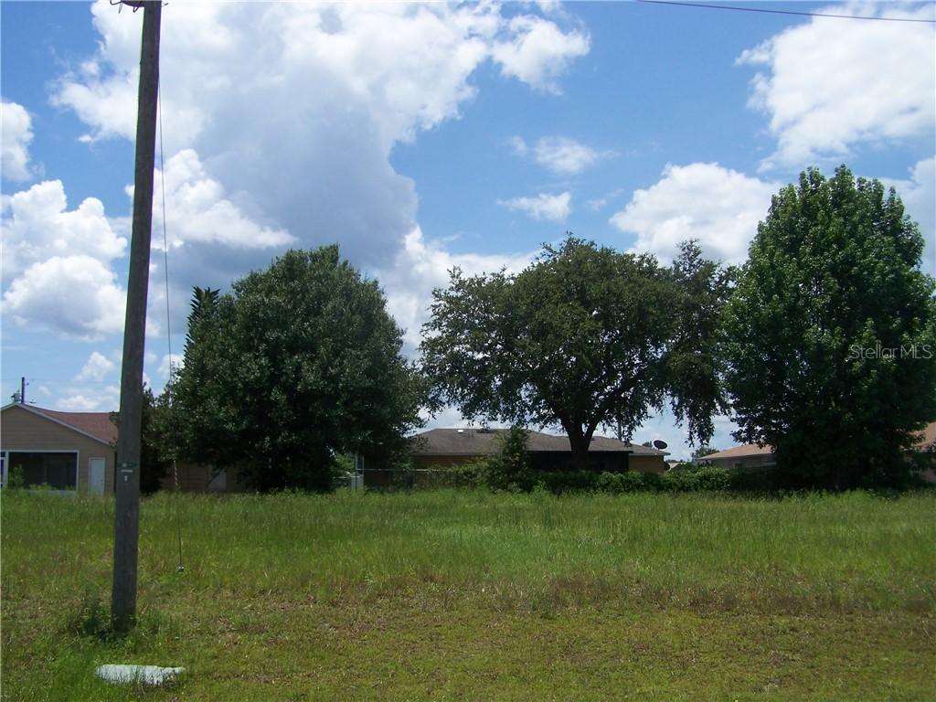 306 Clearwater Ln., Poinciana, FL 34759