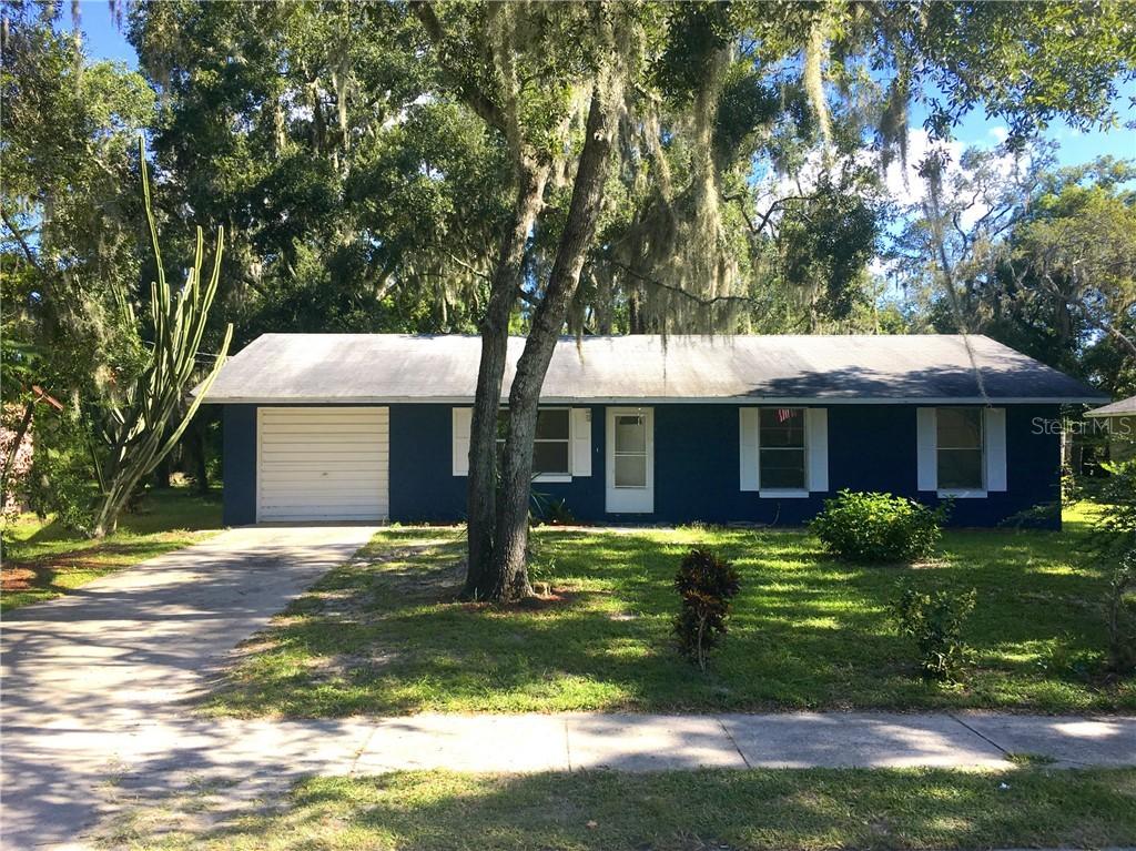 917 Lincoln Ave., Mount Dora, FL 32757