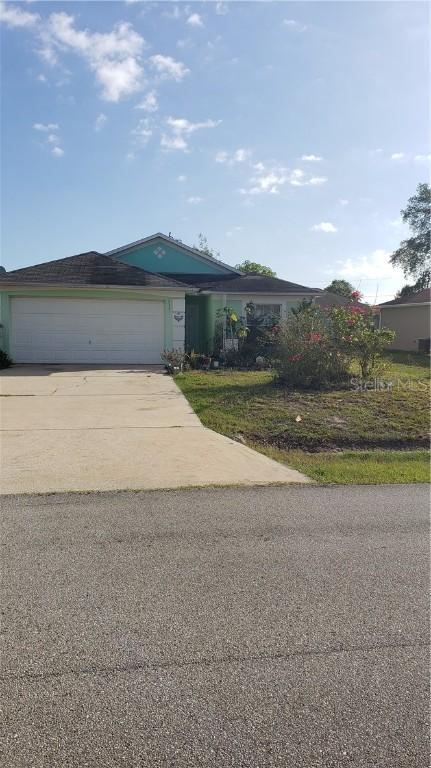 534 Lakeview Dr., Poinciana, FL 34759