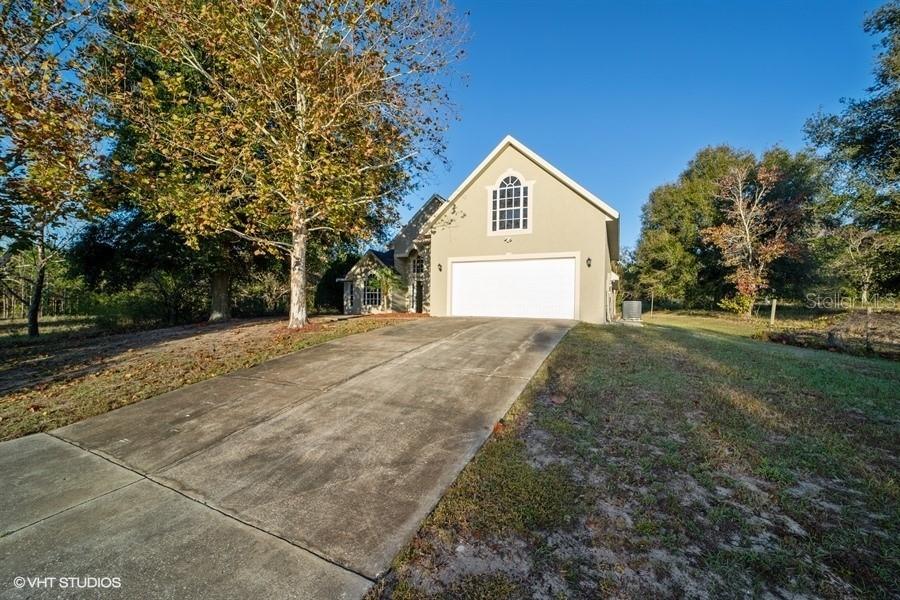 8800 De Sousa Ct, Groveland, FL 34736