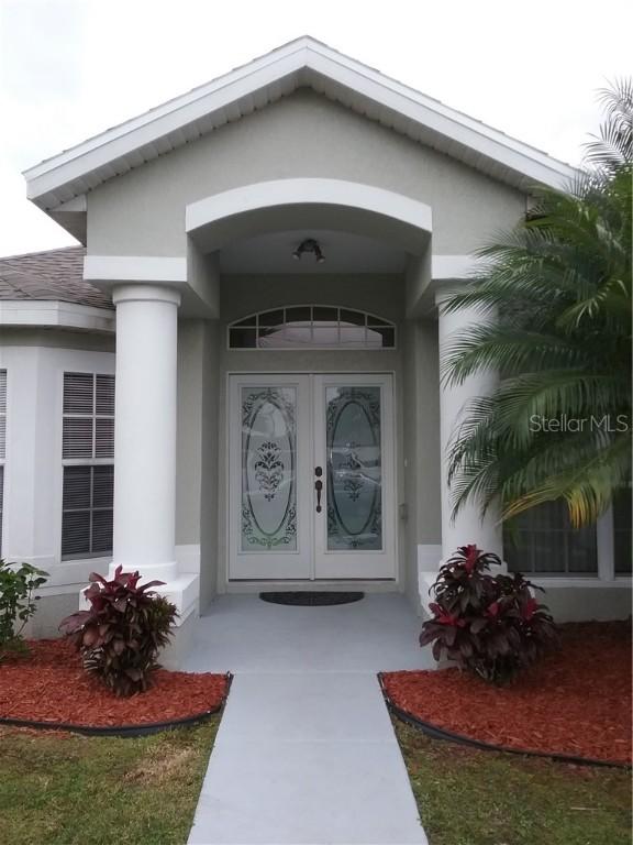 901 Derbyshire Dr., Poinciana, FL 34758