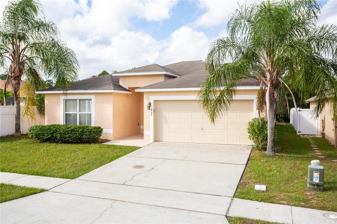 842 Milford St., Davenport, FL 33897