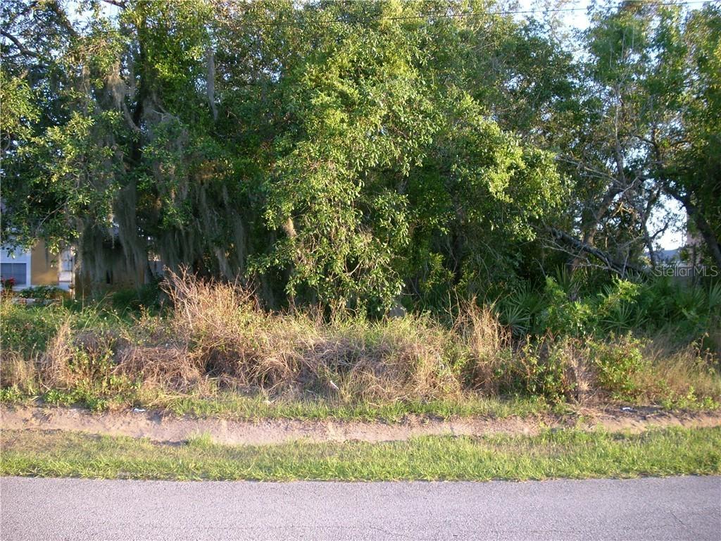 529 Lakeview Ct., Poinciana, FL 34759