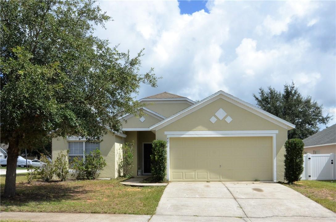 4157 Waltham Forest Dr., Tavares, FL 32778