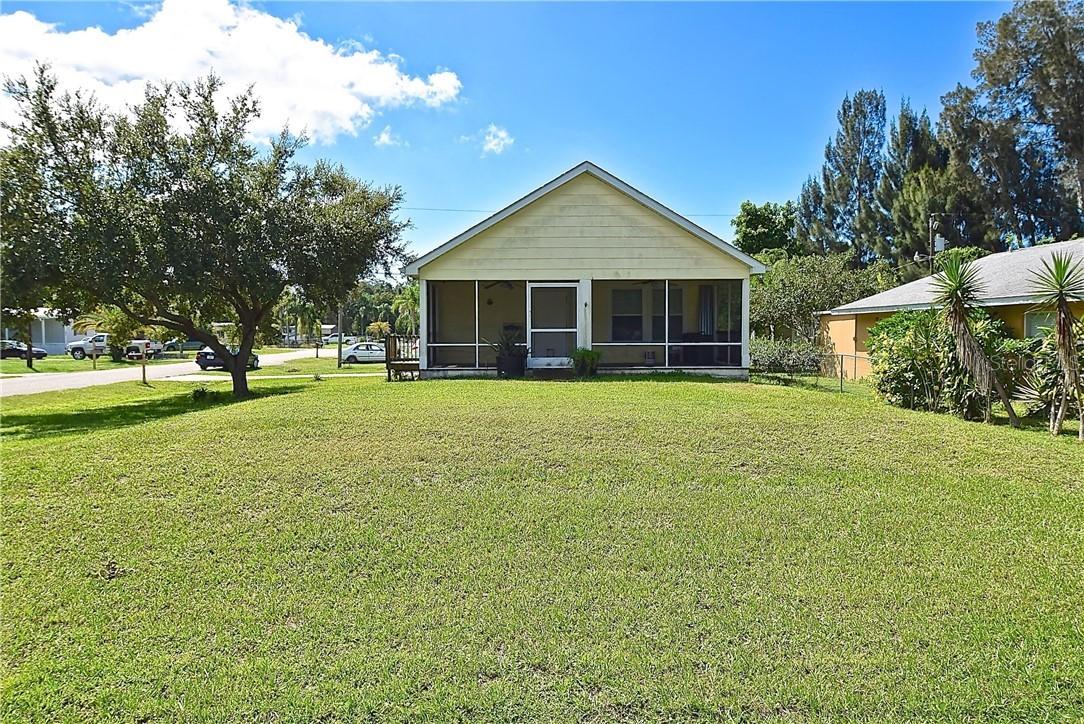 101 Emerald Ave., Nokomis, FL 34275