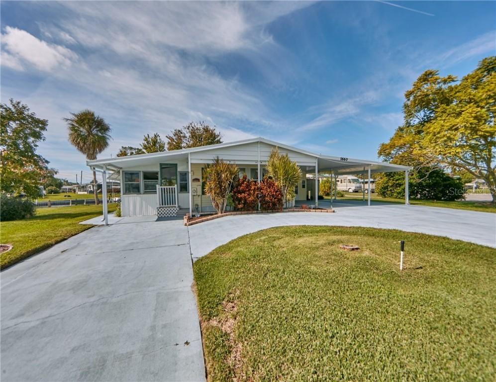 1660 Sunshine Ln., Tavares, FL 32778