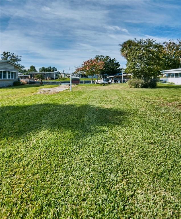 Sunshine Ln., Tavares, FL 32778