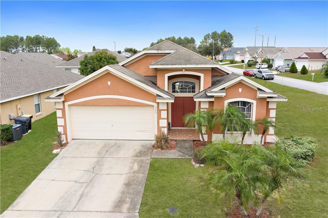 323 Halstead Dr., Davenport, FL 33897