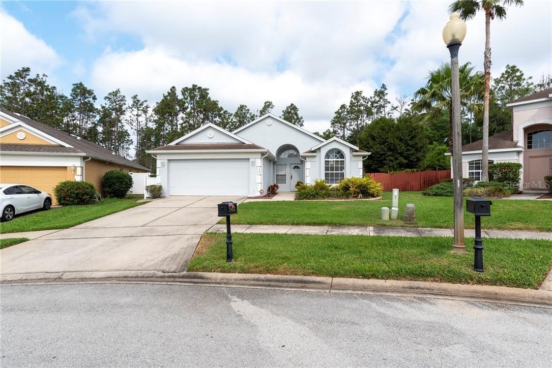 502 Oxford Dr., Davenport, FL 33897