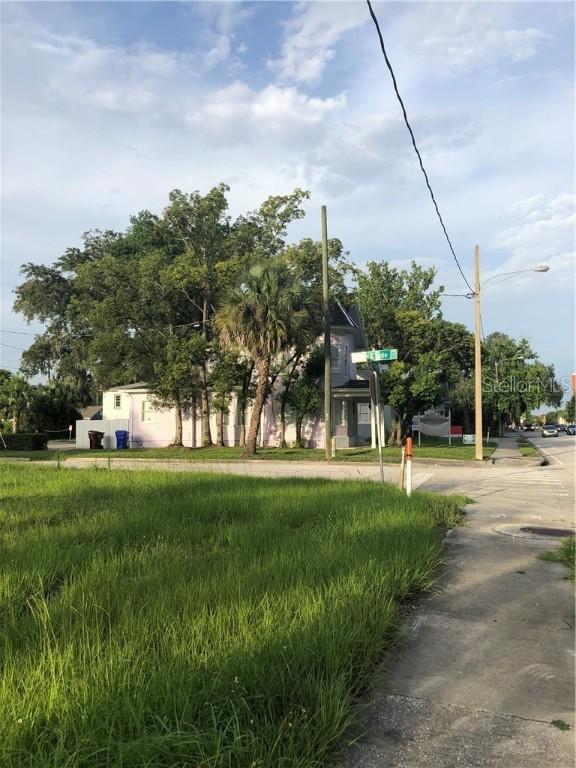 903 Emmett St., Kissimmee, FL 34741