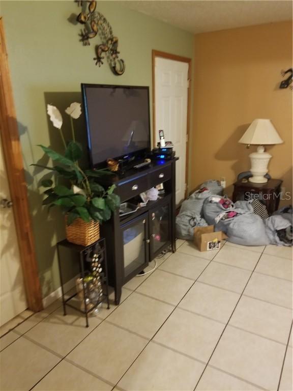 324 Montgomery Ct., Kissimmee, FL 34758