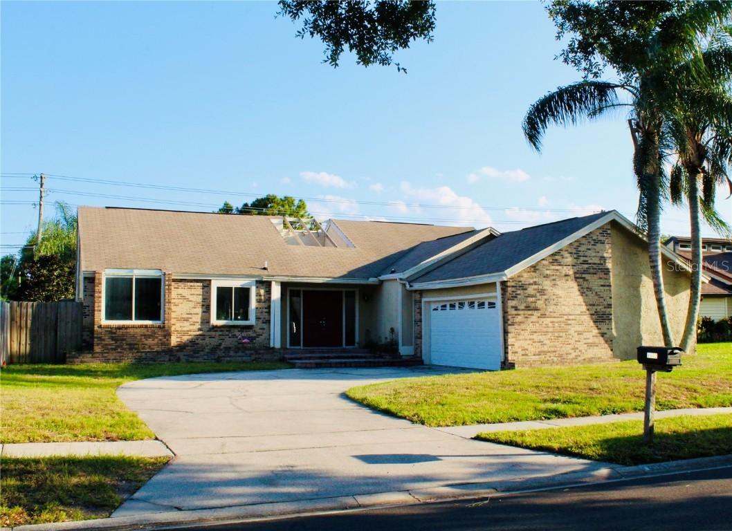8902 S Shadow Bay Dr., Orlando, FL 32825