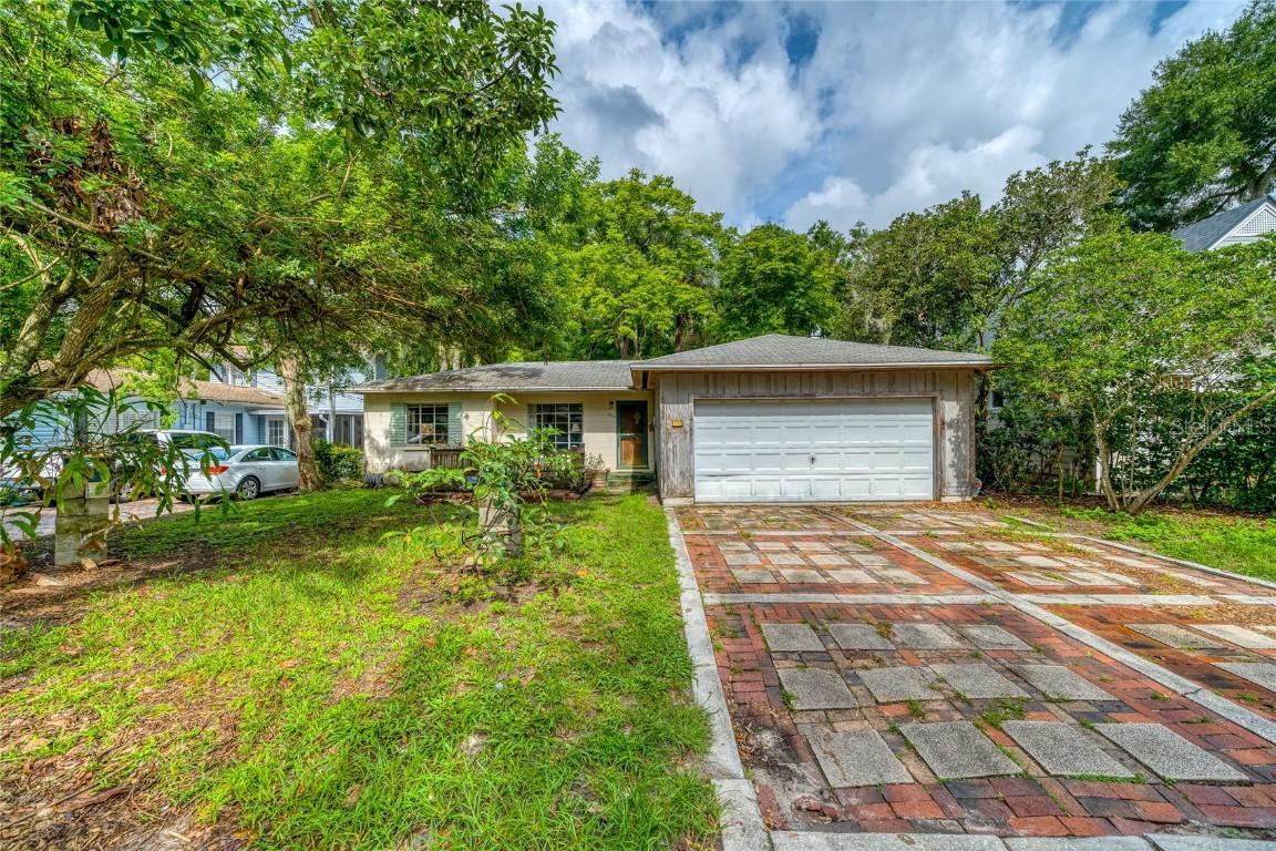 1208 Latta Ln., Orlando, FL 32804