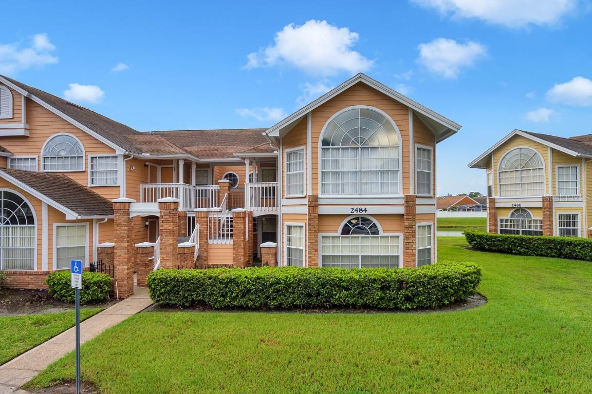 2484 Sweetwater Club Cir. #90, Kissimmee, FL 34746