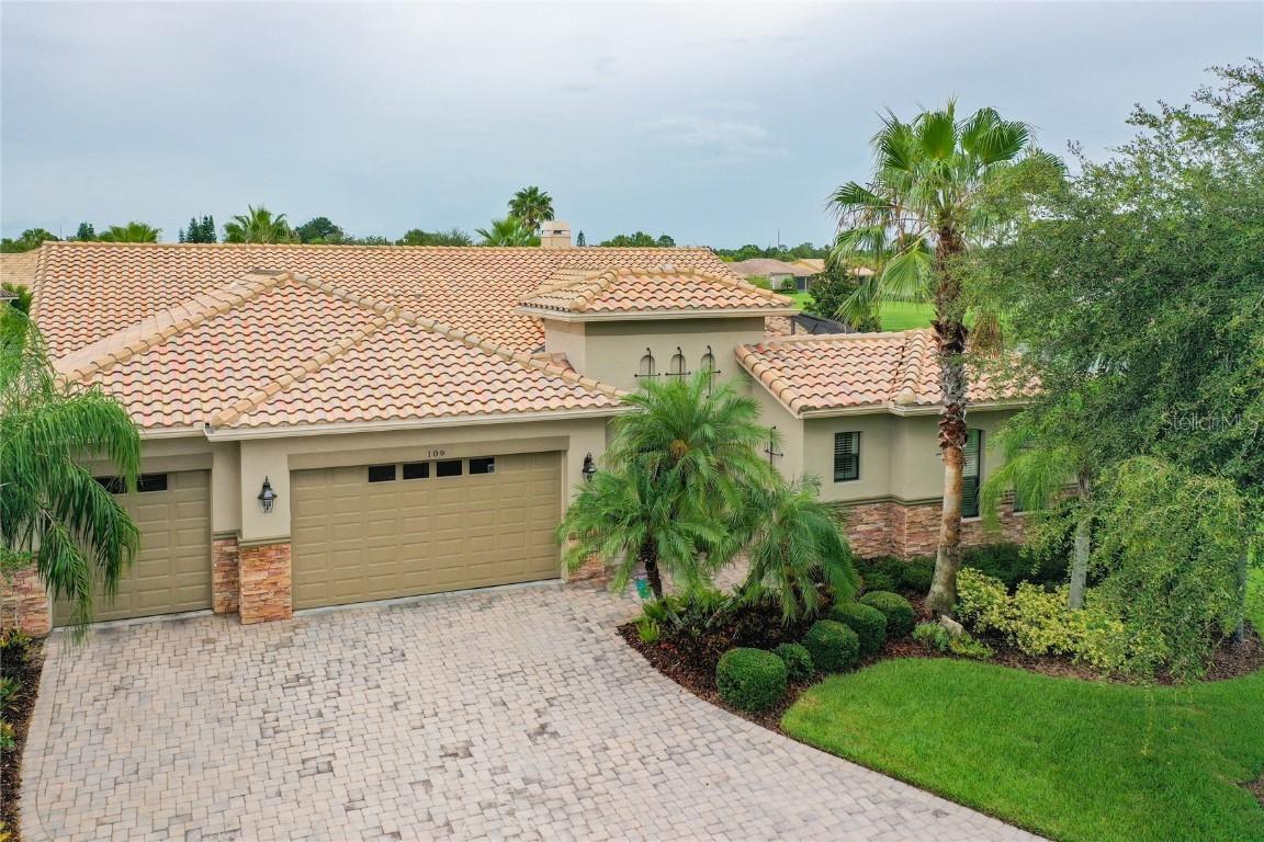 109 Amalfi Ln., Kissimmee, FL 34759