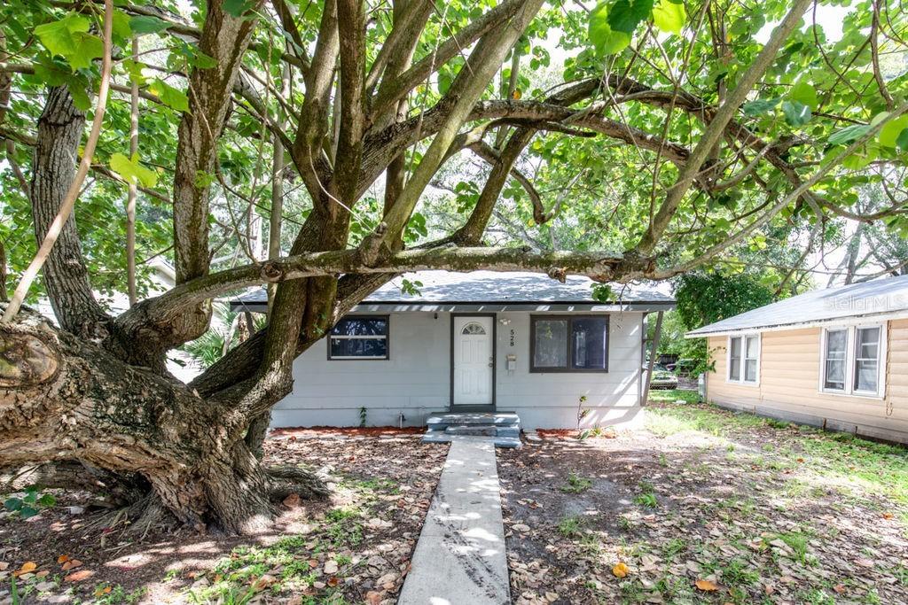 825 21st Ave., St Petersburg, FL 33705