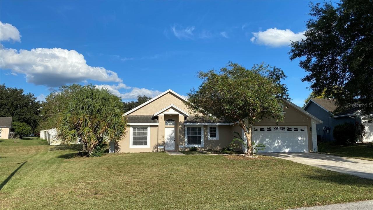 156 Montana Ave., Davenport, FL 33897