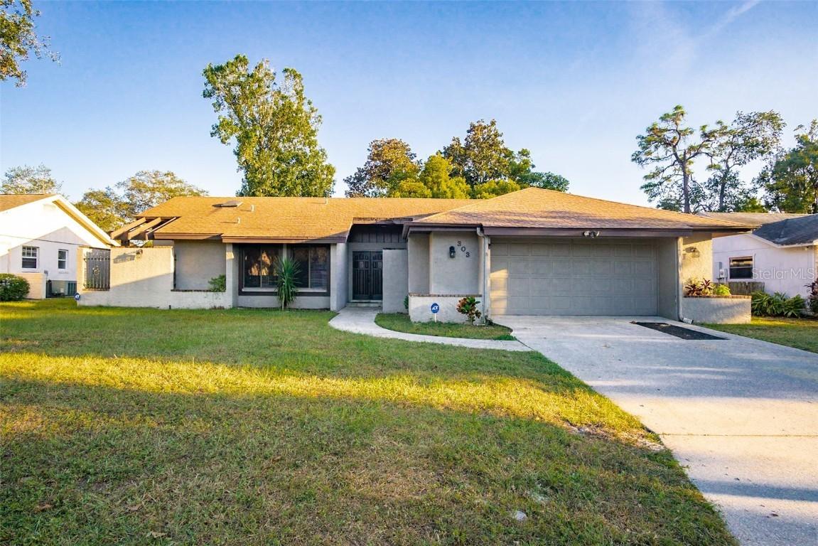 303 Coble Dr., Longwood, FL 32779