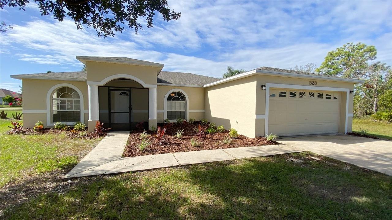 523 Lakeview Ct., Poinciana, FL 34759